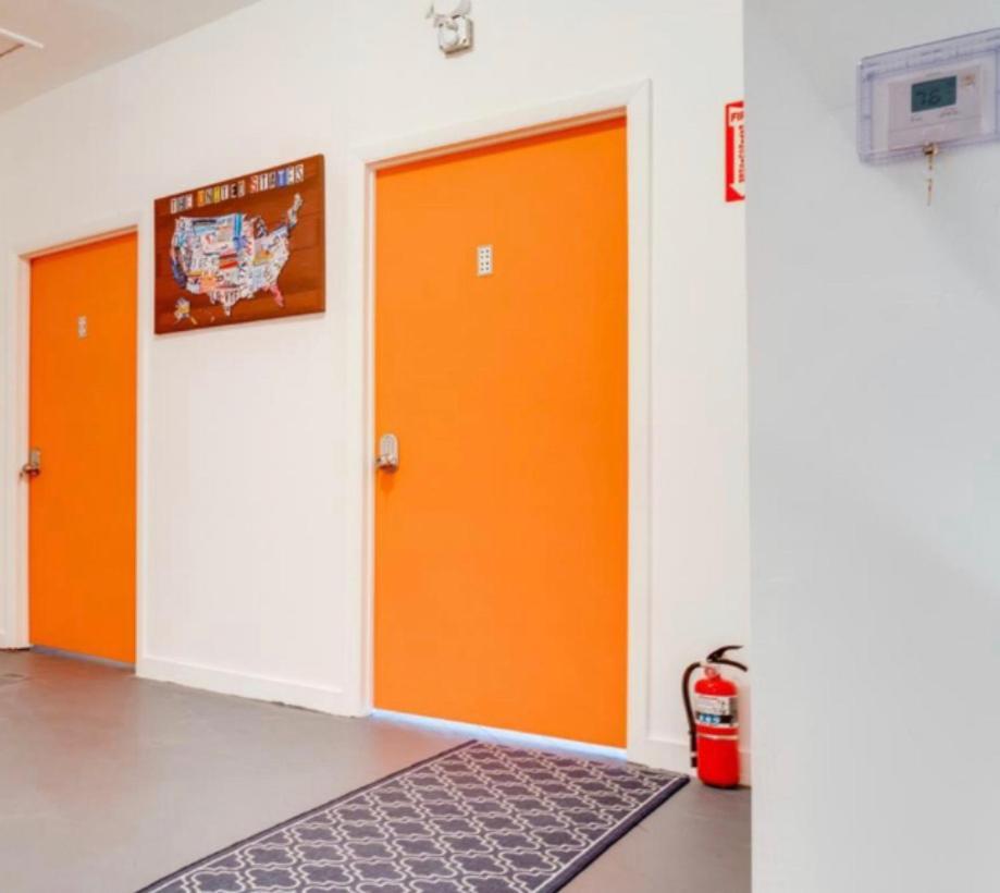 Women Only Rooms - Men Only Rooms - Free Wifi - Coffee Parking - Lockers Miami Eksteriør bilde